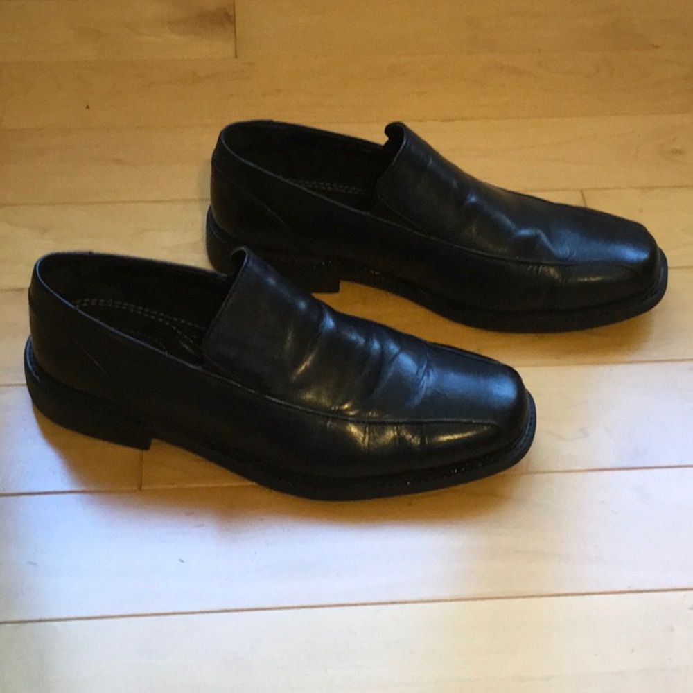 Bostonian black loafers